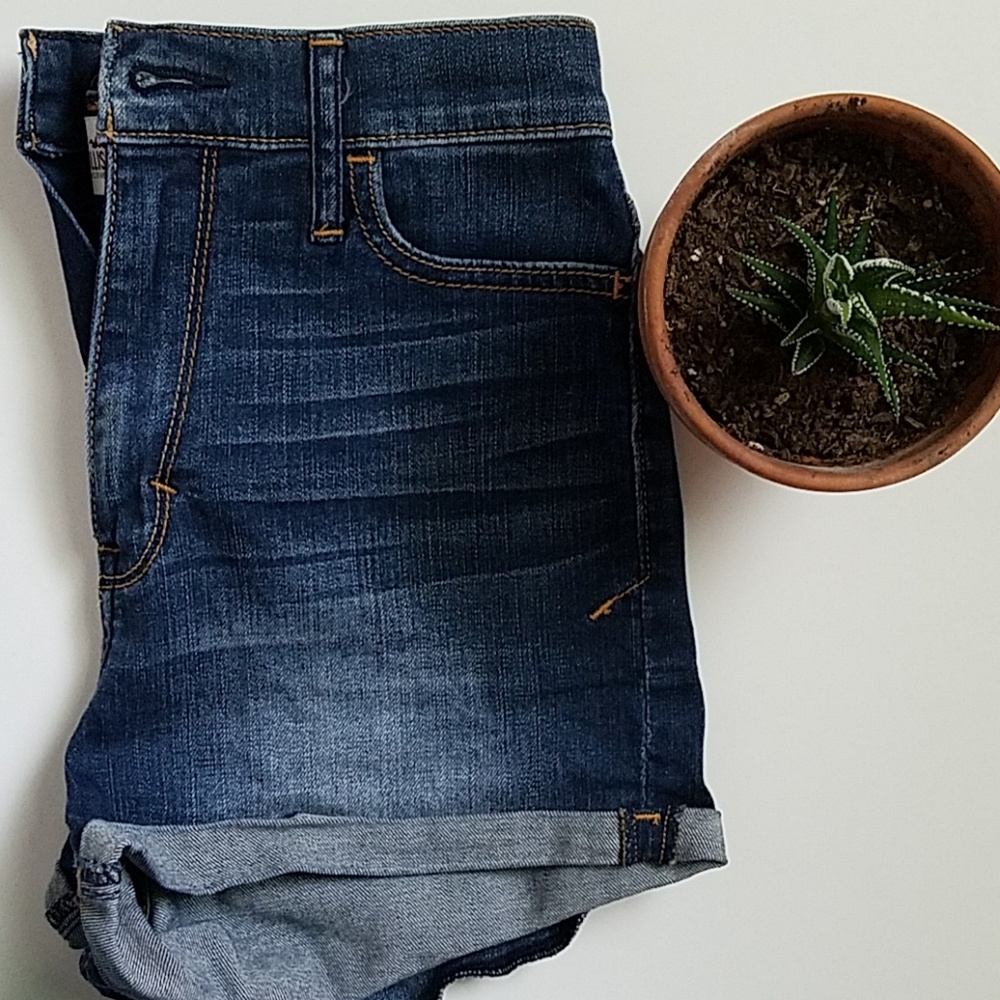 🍂3 items for $25🍂 Hollister High waisted shorts